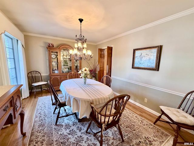 108 E COVENTRY Lane, Peoria, IL 61614