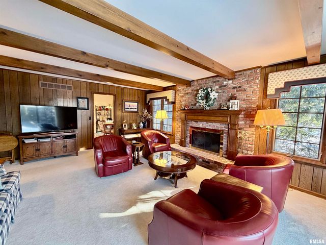 108 E COVENTRY Lane, Peoria, IL 61614