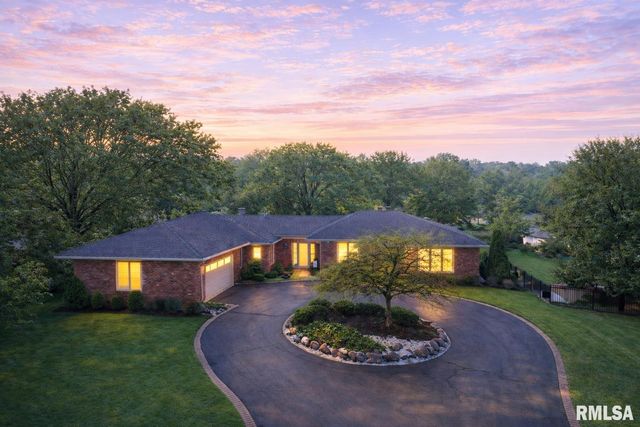 108 E COVENTRY Lane, Peoria, IL 61614