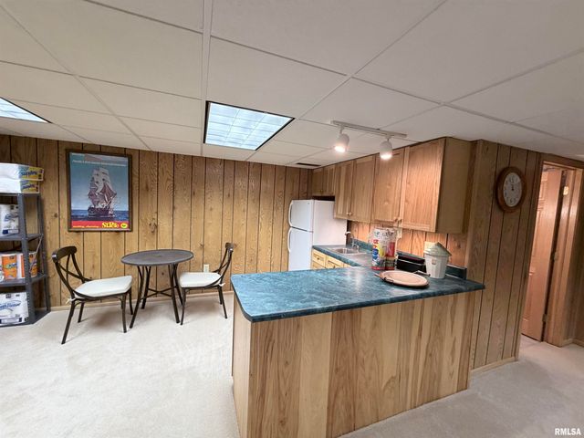 108 E COVENTRY Lane, Peoria, IL 61614