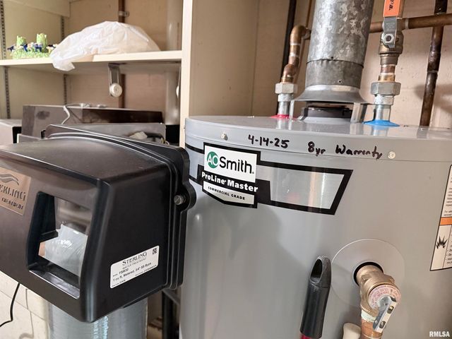 108 E COVENTRY Lane, Peoria, IL 61614