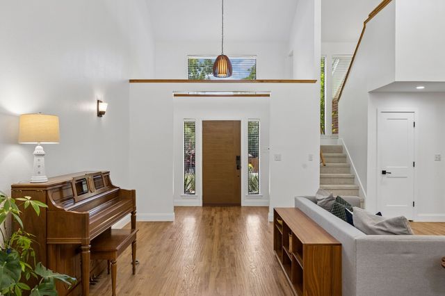 1024 S Aspenwood Drive, Grapevine, TX 76051