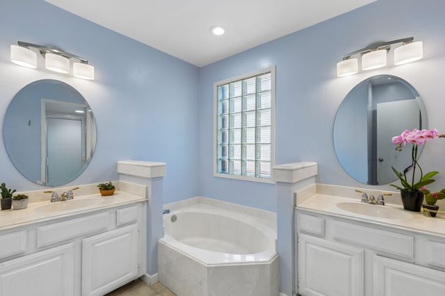 1024 S Aspenwood Drive, Grapevine, TX 76051