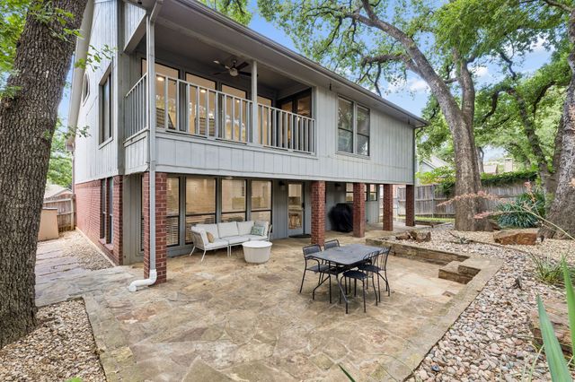 1024 S Aspenwood Drive, Grapevine, TX 76051