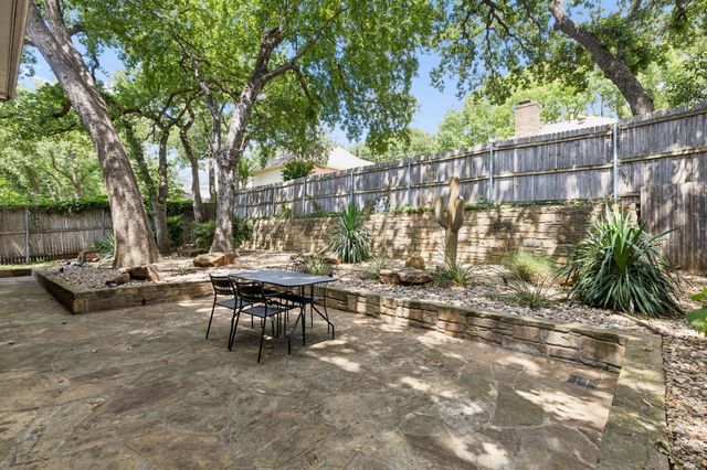 1024 S Aspenwood Drive, Grapevine, TX 76051