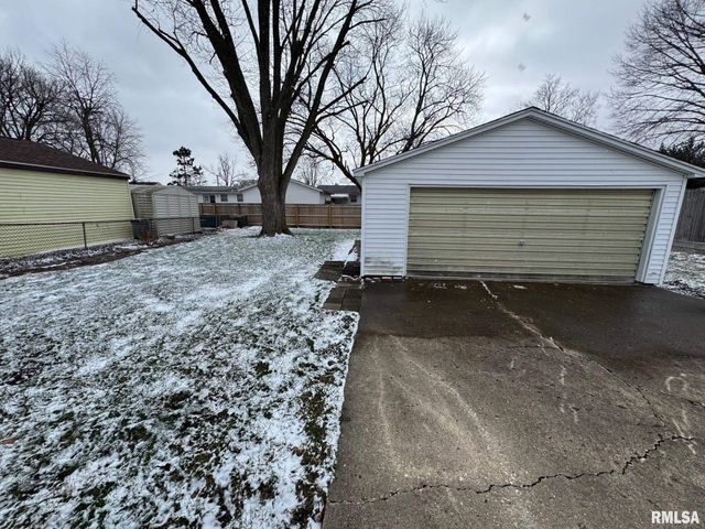 2304 Sutherland Road, Springfield, IL 62702