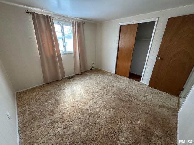 2304 Sutherland Road, Springfield, IL 62702