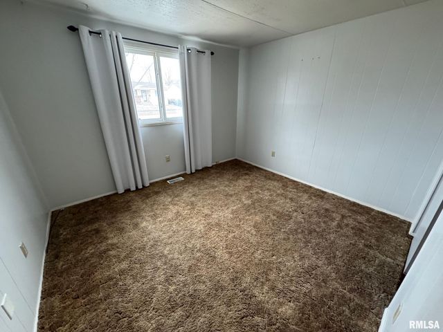 2304 Sutherland Road, Springfield, IL 62702