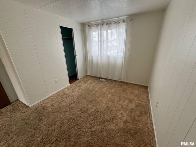 2304 Sutherland Road, Springfield, IL 62702