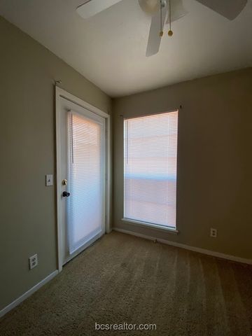 1305 West Villa Maria Road B105, Bryan, TX 77801
