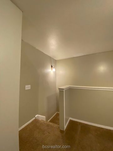 1305 West Villa Maria Road B105, Bryan, TX 77801