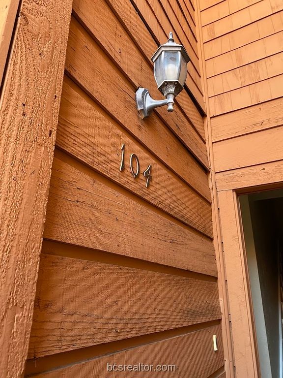 1305 West Villa Maria Road B105, Bryan, TX 77801