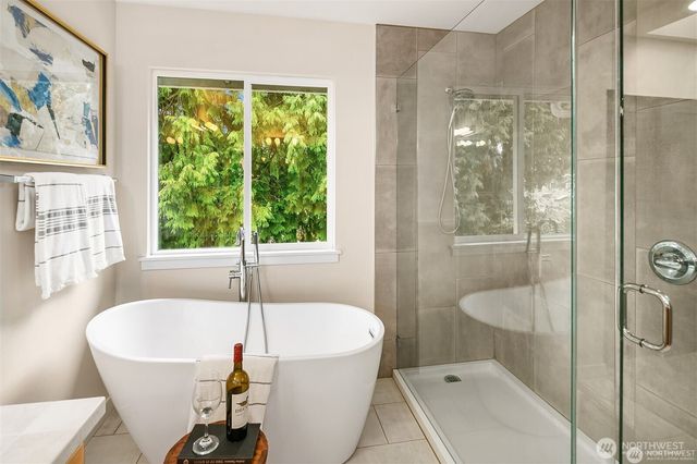 2450 Ferndale Place NE, Renton, WA 98056
