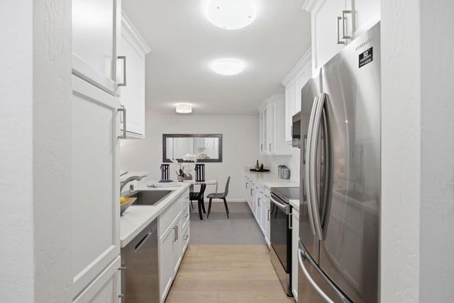 226 W Edith Avenue 33, Los Altos, CA 94022