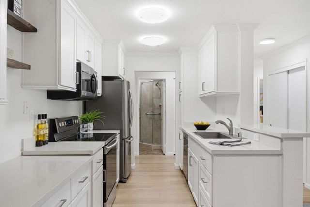 226 W Edith Avenue 33, Los Altos, CA 94022