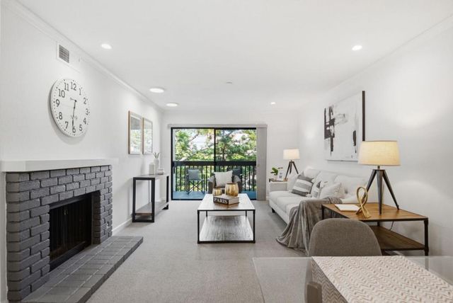 226 W Edith Avenue 33, Los Altos, CA 94022