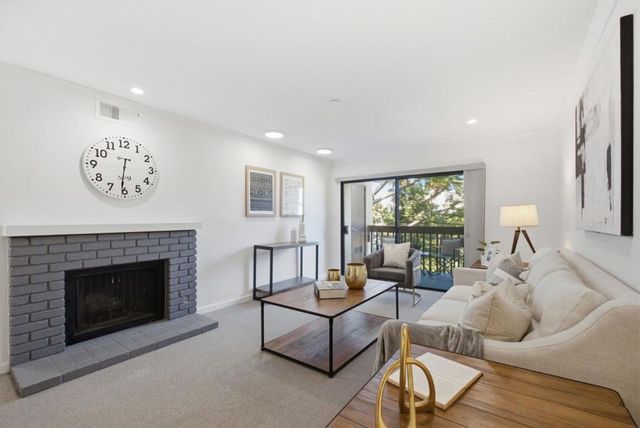 226 W Edith Avenue 33, Los Altos, CA 94022