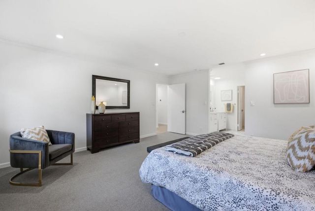 226 W Edith Avenue 33, Los Altos, CA 94022