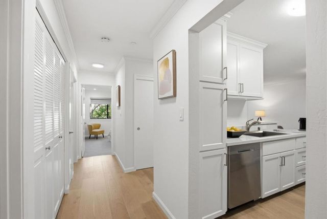 226 W Edith Avenue 33, Los Altos, CA 94022