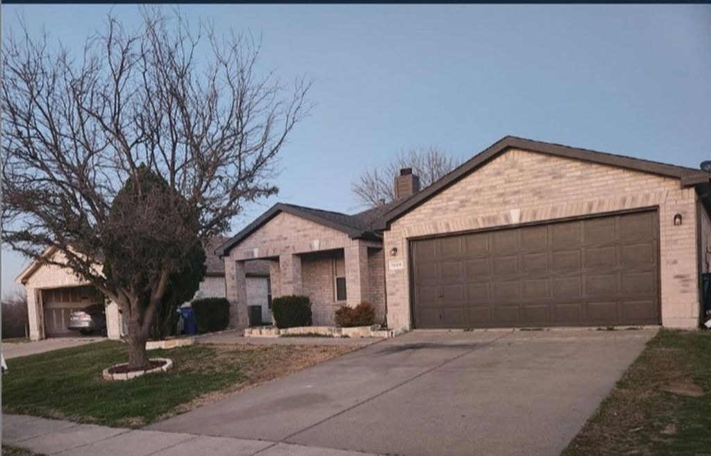 1665 Crown Point Drive, Little Elm, TX 75036