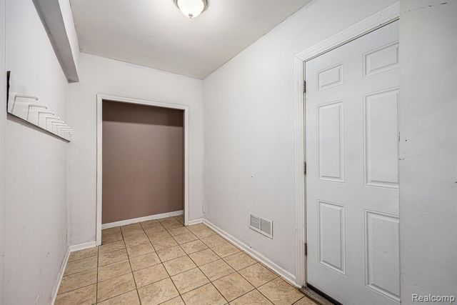 20740 Marter Road, Grosse Pointe Woods, MI 48236