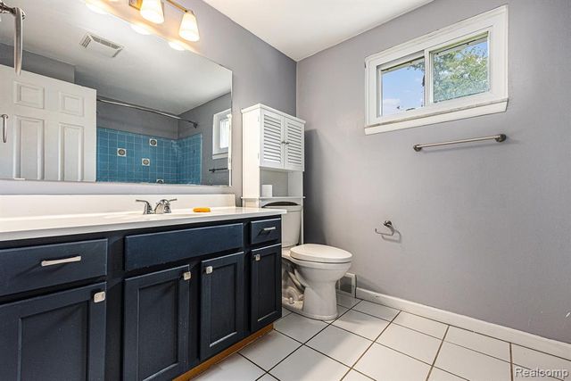 20740 Marter Road, Grosse Pointe Woods, MI 48236