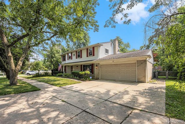 20740 Marter Road, Grosse Pointe Woods, MI 48236