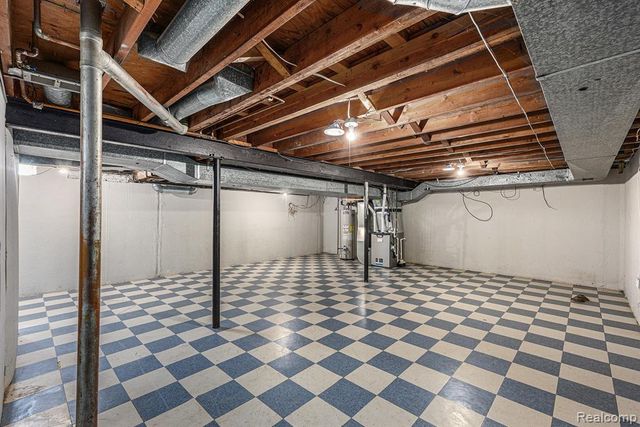 20740 Marter Road, Grosse Pointe Woods, MI 48236