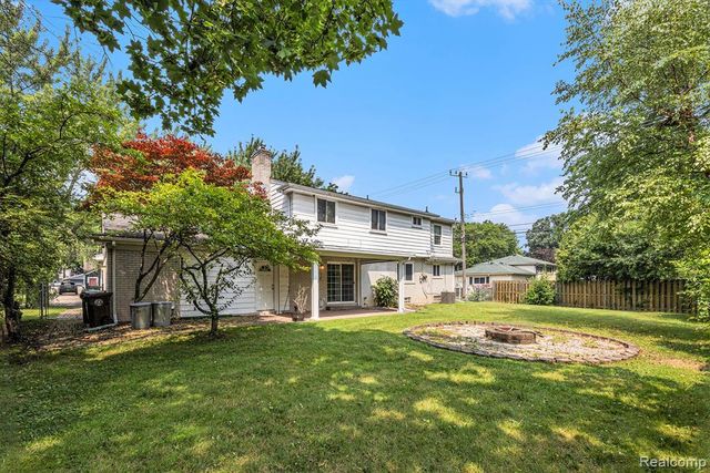 20740 Marter Road, Grosse Pointe Woods, MI 48236