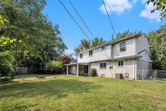 20740 Marter Road, Grosse Pointe Woods, MI 48236