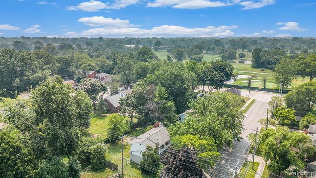 20740 Marter Road, Grosse Pointe Woods, MI 48236