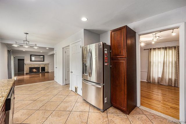 20740 Marter Road, Grosse Pointe Woods, MI 48236