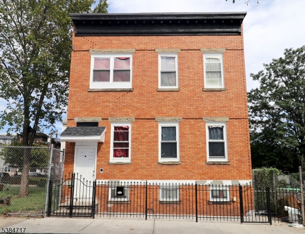 24 Parkhurst St, Newark City, NJ 07114