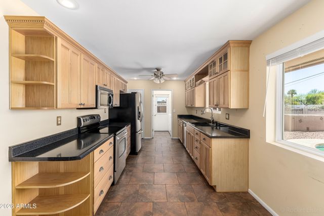 10637 W CARON Drive, Sun City, AZ 85351