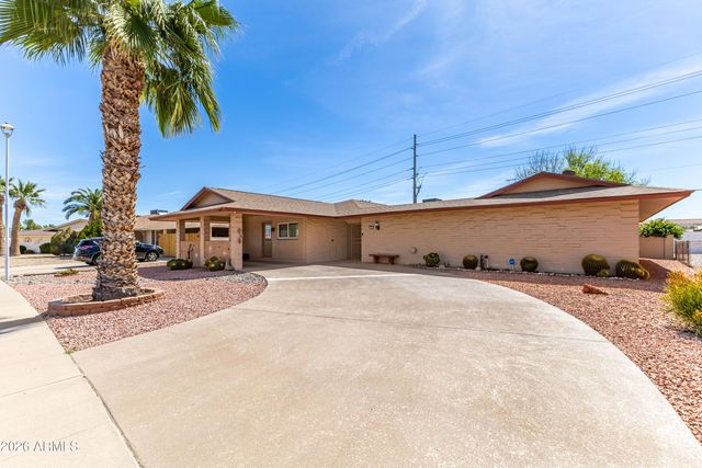 10637 W CARON Drive, Sun City, AZ 85351
