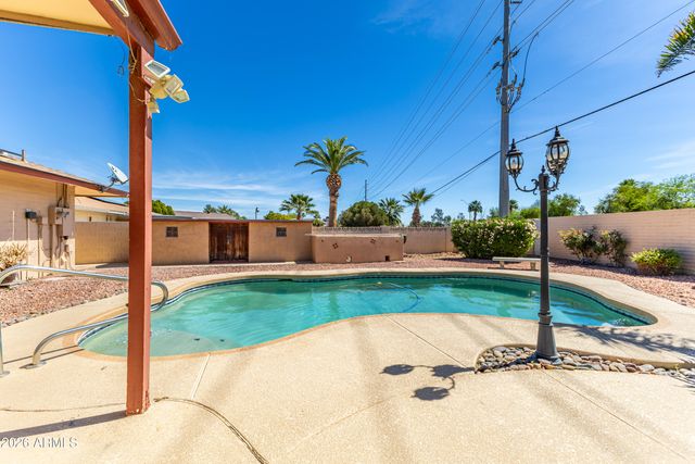 10637 W CARON Drive, Sun City, AZ 85351