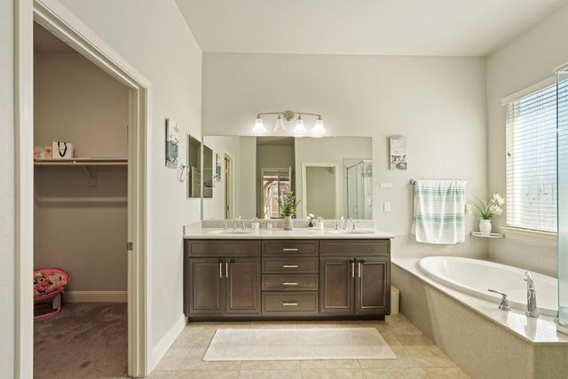 1093 DiMaggio Way, Galt, CA 95632