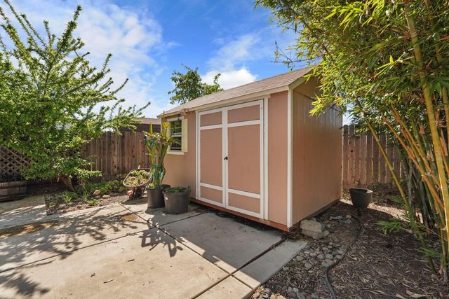 1093 DiMaggio Way, Galt, CA 95632