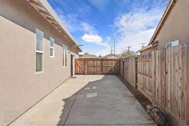 1093 DiMaggio Way, Galt, CA 95632