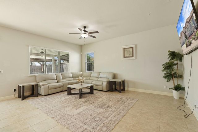 1093 DiMaggio Way, Galt, CA 95632