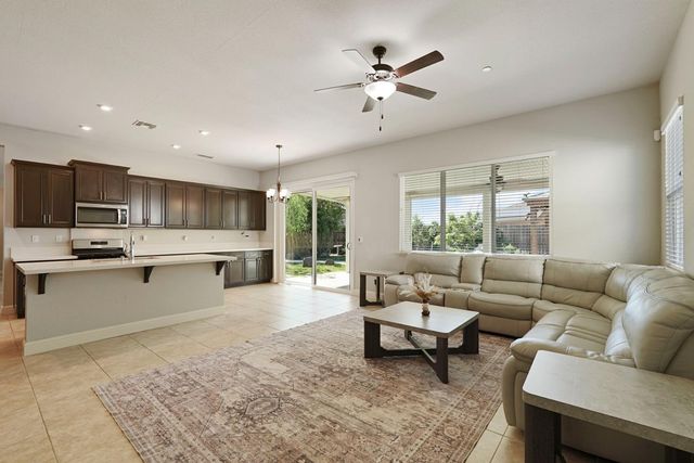 1093 DiMaggio Way, Galt, CA 95632