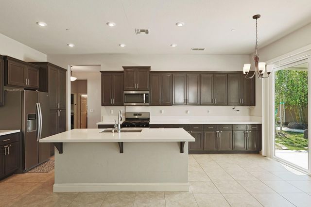 1093 DiMaggio Way, Galt, CA 95632