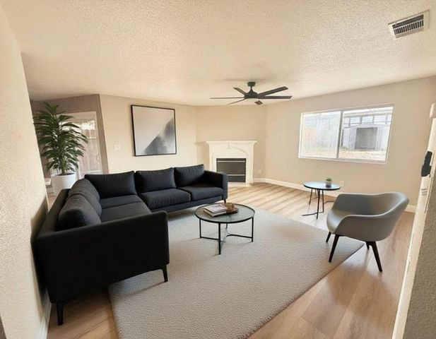 5551 W Acacia Avenue, Fresno, CA 93722