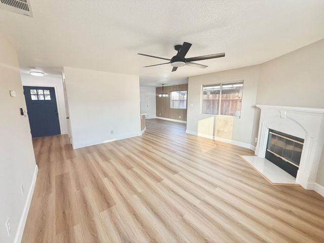 5551 W Acacia Avenue, Fresno, CA 93722