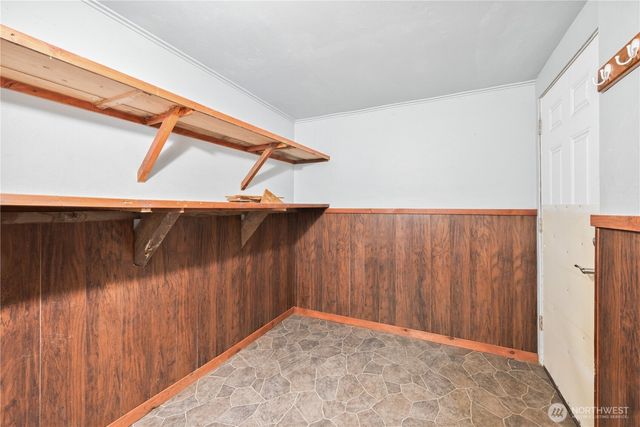302 Studebaker Road, Castle Rock, WA 98611