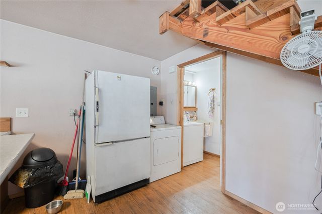 302 Studebaker Road, Castle Rock, WA 98611