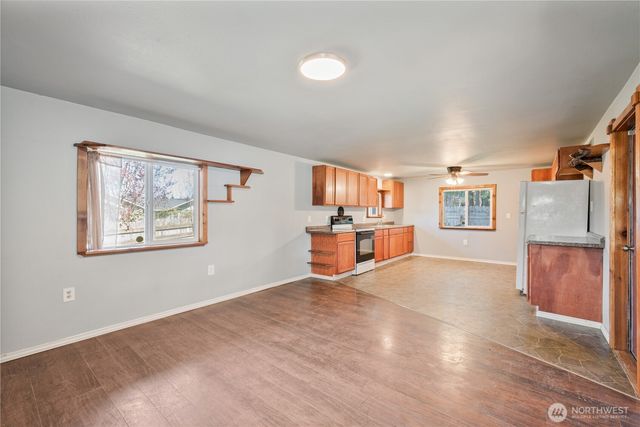 302 Studebaker Road, Castle Rock, WA 98611