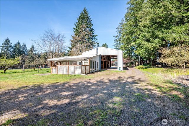 302 Studebaker Road, Castle Rock, WA 98611
