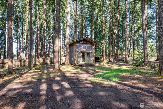 302 Studebaker Road, Castle Rock, WA 98611