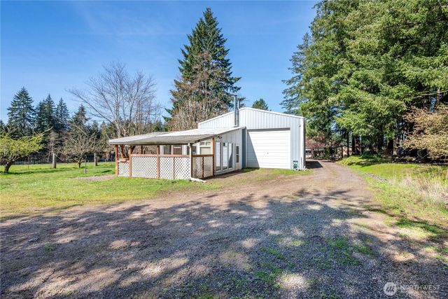 302 Studebaker Road, Castle Rock, WA 98611